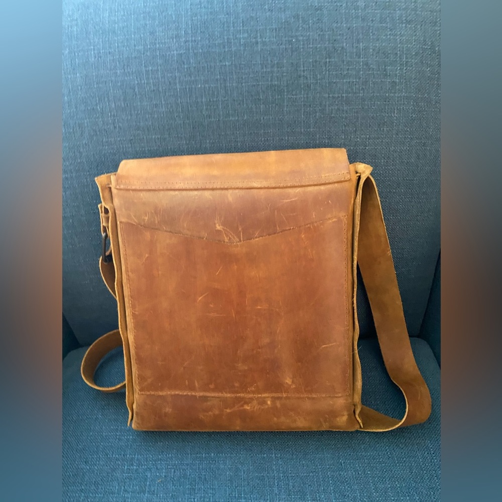 YAYAS Leather Messenger Bag- Vintage Crossbody Laptop IPad Handmade Bag - Picture 4 of 16